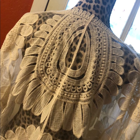 Cream coverup - Picture 4 of 5